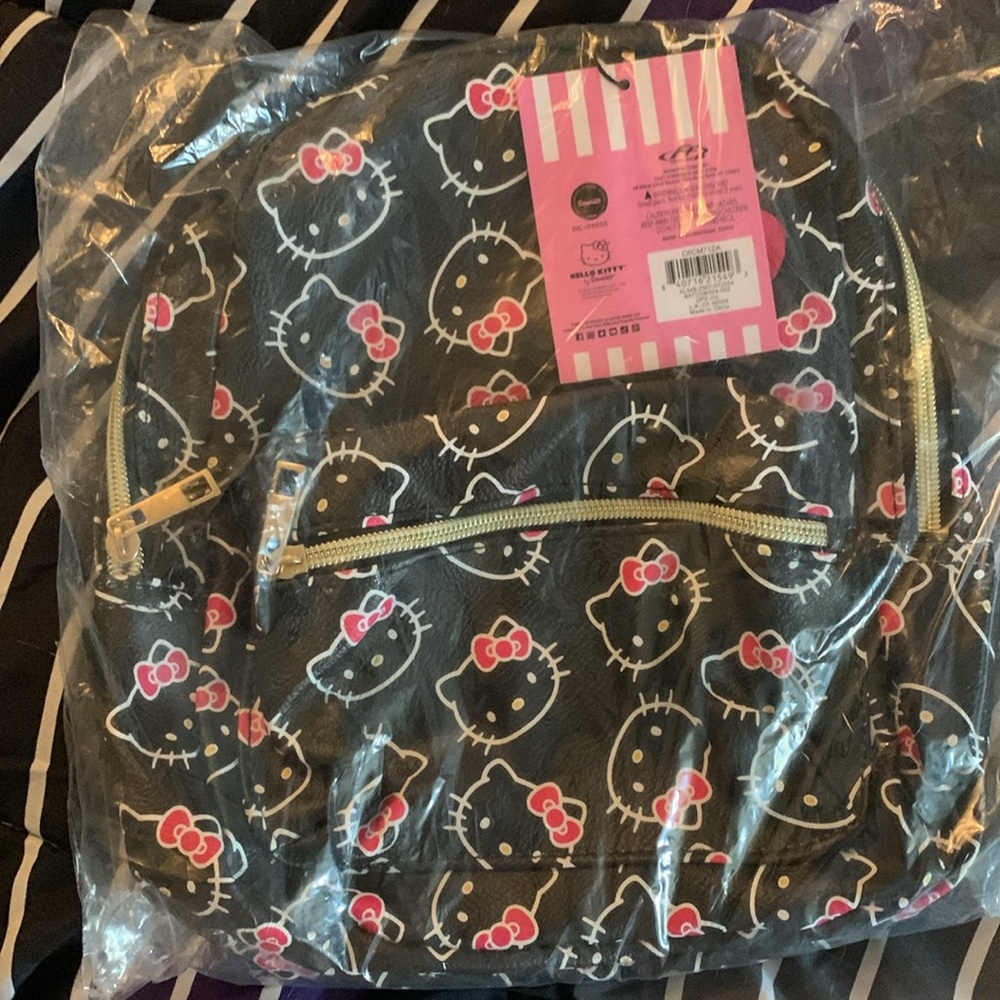 NWT Hello Kitty Mini Backpack - Picture 2 of 6